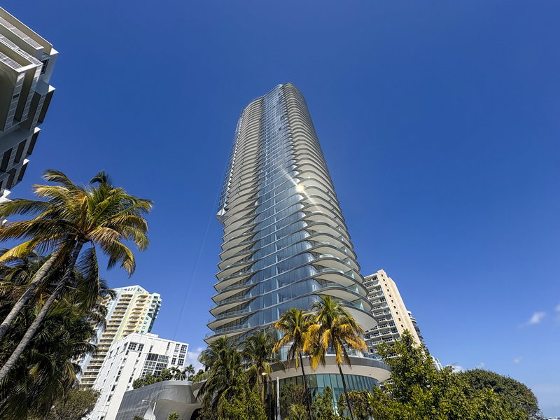Una Miami main photo